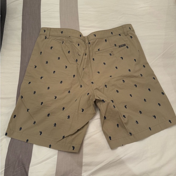 Shorts. New condition. With little navy blue Bigfoot pattern - Picture 2 of 5